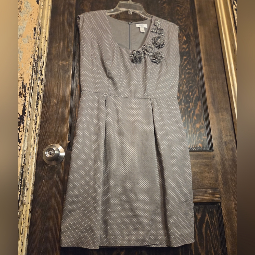Anne Taylor LOFT Gray Polka Dot Midi Dress with Floral Applique Details Sz 6P